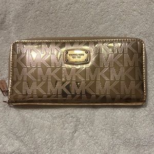 Rose gold Michael Kors wallet